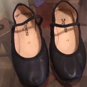 Repetto black size 7 ballet slipper